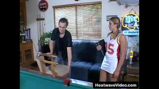 הי טין קלוב #9 - פּאַנדאָראַ חלום, טאני Tedeschi - אַ טין מיידל פאַקט אויף די בעקן טיש