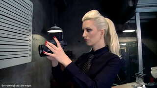 Grouss Titten MILF cop Cherry Torn anal Verkeeft Brünette Insasse Maddy O &#039; Reilly am Büro, dann anal fickt Si an Veronica Avluv an Dräi Prisong