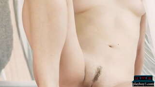 Petite múnla óga blonde léiríonn sí amach iontach daingean comhlacht le asal te