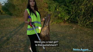 הציבור הסוכן ג &#039; ניפר מנדז נדפק בחוץ על ידי זין ענק