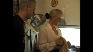 Մայրը որդու համար, եւ ընկեր