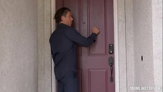 Нэнэелэн Ева ас вылазы зол-а нотти салмак ныдъялляны кысӥе люкетэз, со дыре бадӟым бекыръяськыса сиська