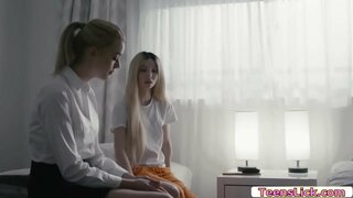 Кензи Ривз саусақтармен облизывает киску өз одноклассницы Анни Аврора Кензи Ривз саусақтармен облизывает киску өз одноклассницы Анни Аврора